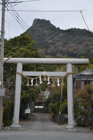 天神社 鳥居前