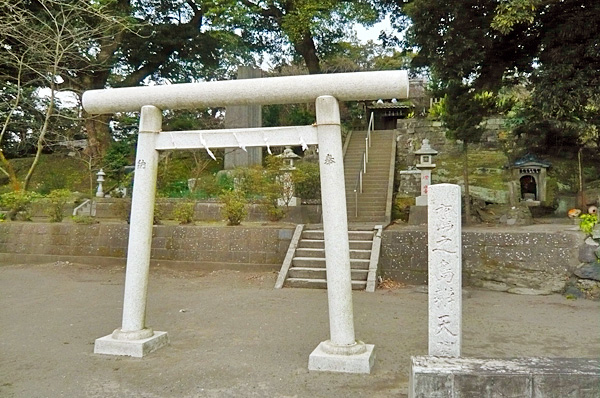 (11) 鷹島弁天閣