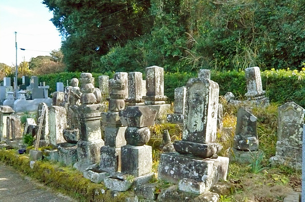 (1) 旧安楽寺墓地(平田)