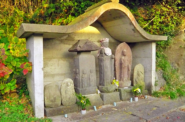 (5) 岸の谷(きしのや)地蔵