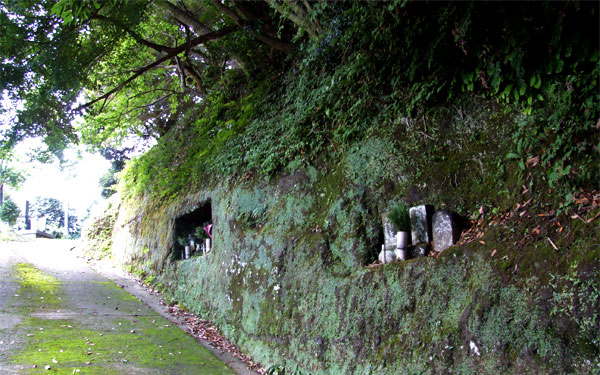 (3)旧道路傍の石仏