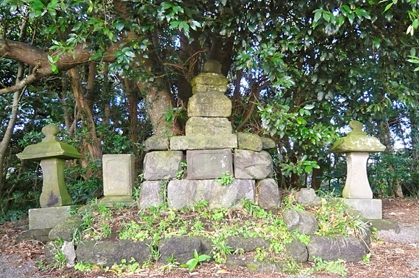 (30)和泉式部供養塚 明治32年(1899)