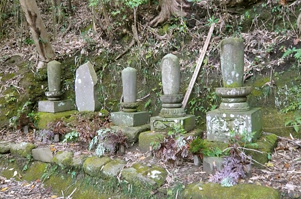 (11)歴代住職の墓