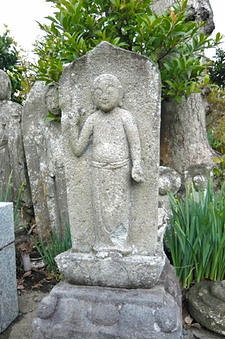 (6)誕生仏(たんじょうぶつ)(=お釈迦様)