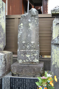 (4)庚申塔(こうしんとう)