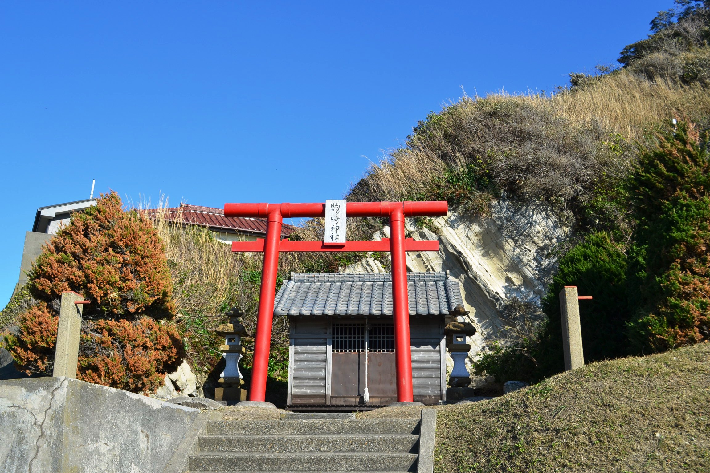 (2)駒ケ崎神社<布良字向、男神山の麓>