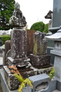 （1)石翁 父金明の墓（東福院）