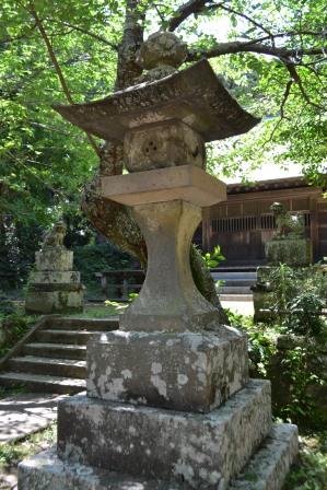 (11)諏訪神社(正木)の石灯籠
