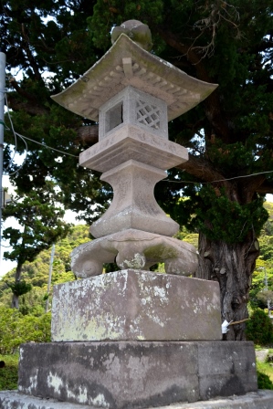 (15)布良崎神社(布良)の石灯籠