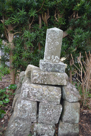 (5)庚申塔(こうしんとう)