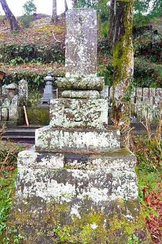 (13) 富士川遭難者供養塔