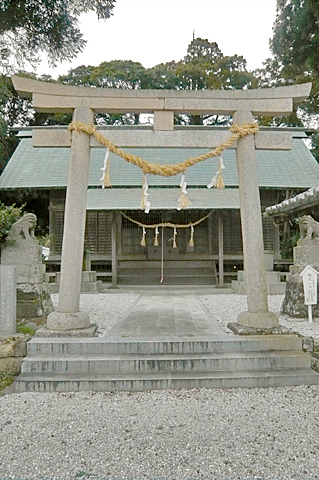 (4) 二の鳥居