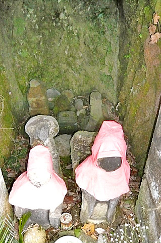(3) 足利地蔵と中世の石塔