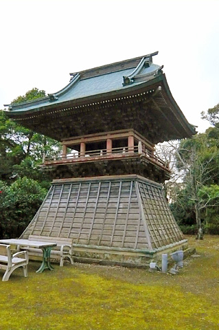 (9) 鐘楼(しょうろう)堂 市指定文化財(昭和51年)・梵鐘とも