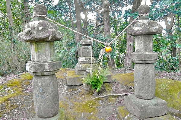 (21) 宝篋印塔・正木時通の墓 市指定史跡