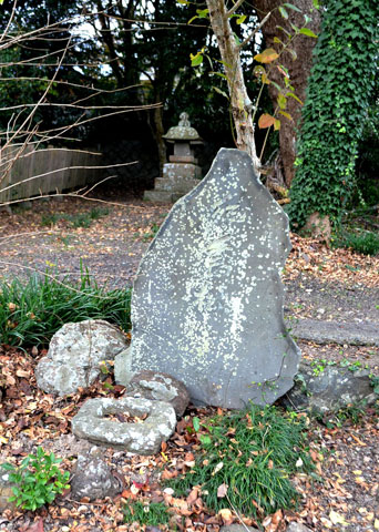 (17)紀念松の碑