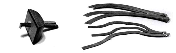 左：24．罫引｛けびき｝　　　　　　右：25．曲線定規
