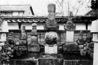 里見忠義の墓 倉吉市大岳院