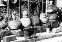 姥神様の五輪塔群 