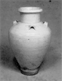 16．白磁四耳壺(2)
