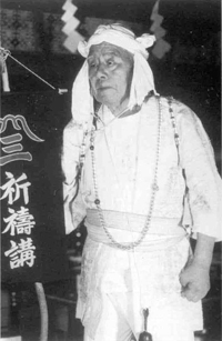 72 先達の装束