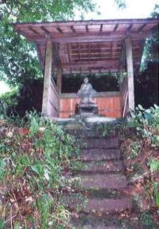 写真6.弘法井戸脇大師像（館山市・神余）