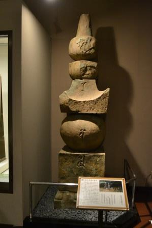 高野山奥の院 里見忠義供養塔(複製)